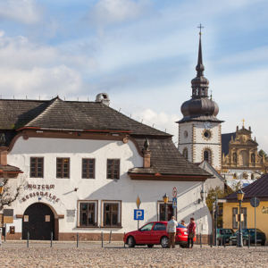 Stary Sacz, panorama Rynku z Muzeum Regionalnym. EU, Pl, Malopolskie.